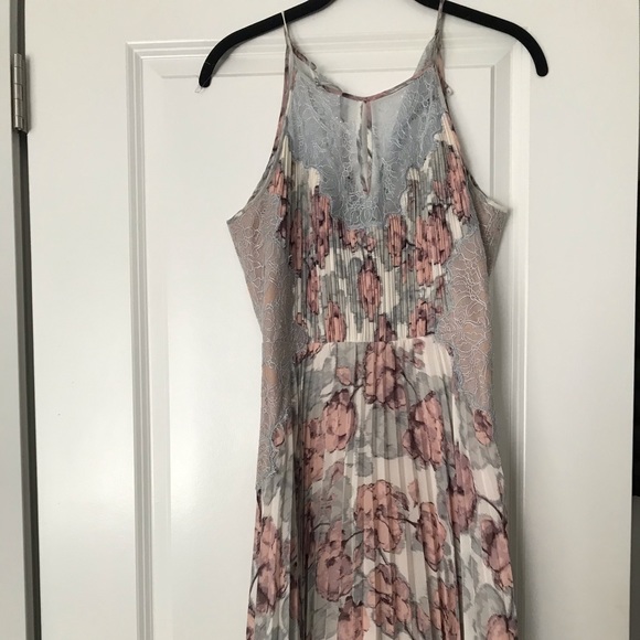BCBG Misty Pleated Floral Dress size 0 - Picture 5 of 7